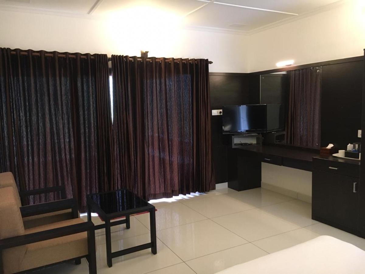 מונאר Aranyaka Resorts מראה חיצוני תמונה